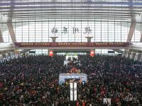沪杭高铁因降雪大面积晚点 数万人滞留两地车站