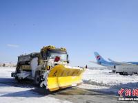 大连机场300多航班取消 滞留旅客约1.4万人