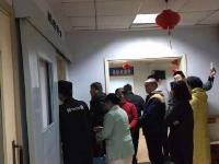 男患者因家庭矛盾 劫持女护士被劝服