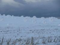美国爱达荷州现“雪卷”奇观