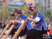 广西侗乡首届芦笙节 数百人比拼芦笙技艺