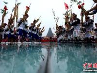 广西侗乡首届芦笙节 数百人比拼芦笙技艺