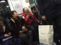 男子在北京地铁吸烟被劝阻