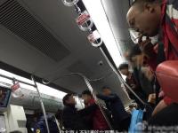 男子在北京地铁吸烟被劝阻