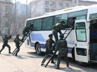 武警参加反恐演练确保两会安全
