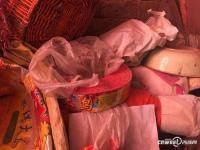 陕西千年古塔被当仓库用 内部堆烟花爆竹