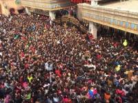 陕西一游乐场免门票 游客挤爆现场