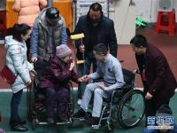 父亲寻替身演逝子 圆老母亲见孙儿心愿