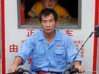 父亲寻替身演逝子 圆老母亲见孙儿心愿