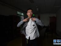 父亲寻替身演逝子 圆老母亲见孙儿心愿
