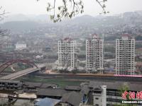 茅台酒厂三栋高层建筑成功爆破