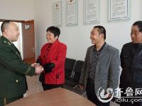 边防民警爱心助精神失常男子踏上回家路