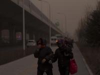 长春今年首个沙尘来袭 4小时空气达重度污染