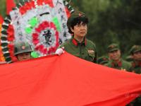 数千名老兵赴广西祭奠对越自卫反击战烈士