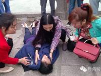 珠海海边漂浮一女子 过路大叔跳海救人