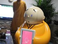 北京龙泉寺“机器僧”走红 能进行简单问答