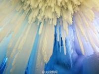 山西芦芽山“万年冰洞”美如童话世界