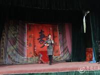 百岁老人过寿近万人祝贺 五世同堂场面震撼