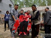 百岁老人过寿近万人祝贺 五世同堂场面震撼