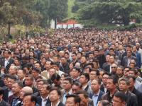 河北上万民众送别农学教授 被称