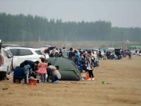 黄河是你家烧烤摊？咋什么垃圾都往里扔