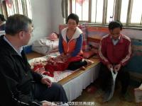 患癌农妇捡16万还失主 无钱治疗仍婉拒酬谢