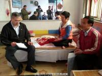 患癌农妇捡16万还失主 无钱治疗仍婉拒酬谢