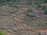 云南无量山下现