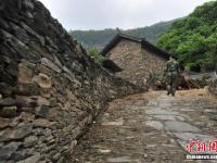 云南无量山下现