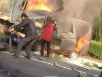 无锡两车相撞起火 丈夫全力推出妻子后身亡