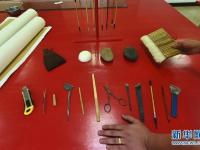 揭秘古画修复步骤 “90后”文物修复六兄弟