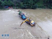 广西多地遭遇暴雨洪水袭击 消防用无人机参与救援