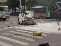 女司机误把油门当刹车 猛撞2辆公交后身亡