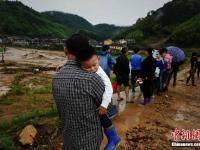 福建南平建阳区发生泥石流 受灾民众等待安置