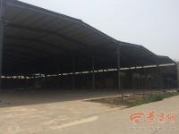造纸厂违建被查不回应 执法车堵大门