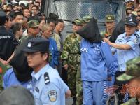 男子遭持刀追砍又被车撞飞 嫌犯被抓获