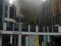 网曝北京三里屯soho突发火灾 现场浓烟滚滚