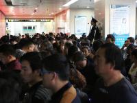 组图：郑州全球最大医院之“求医囧途”