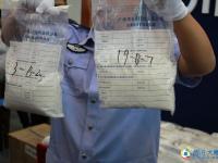 广州快递哥抱回一个10万元的“砖头”