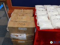 广州快递哥抱回一个10万元的“砖头”