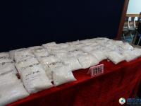 广州快递哥抱回一个10万元的“砖头”