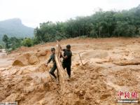 斯里兰卡暴雨引发大规模泥石流 数百人被埋