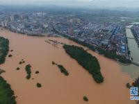 强降雨袭击湖南 河流超警戒水位