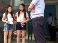 女孩当人肉靶子10元1箭 给姐姐筹钱治病