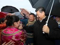 习近平看望赫哲族群众 登上黑瞎子岛视察