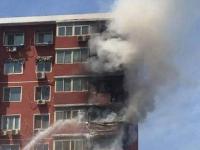 北京一高层建筑爆炸起火 火势疑蔓延3个楼层
