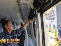 成都建超萌熊猫主题列车 网友直呼会舍不得下车