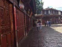 丽江古城商铺集体罢市关门 抵制围城收费