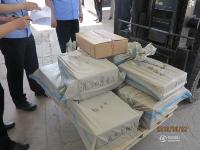 实拍高考试卷押运过程 200名警力护航