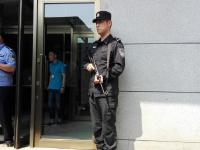 实拍高考试卷押运过程 200名警力护航